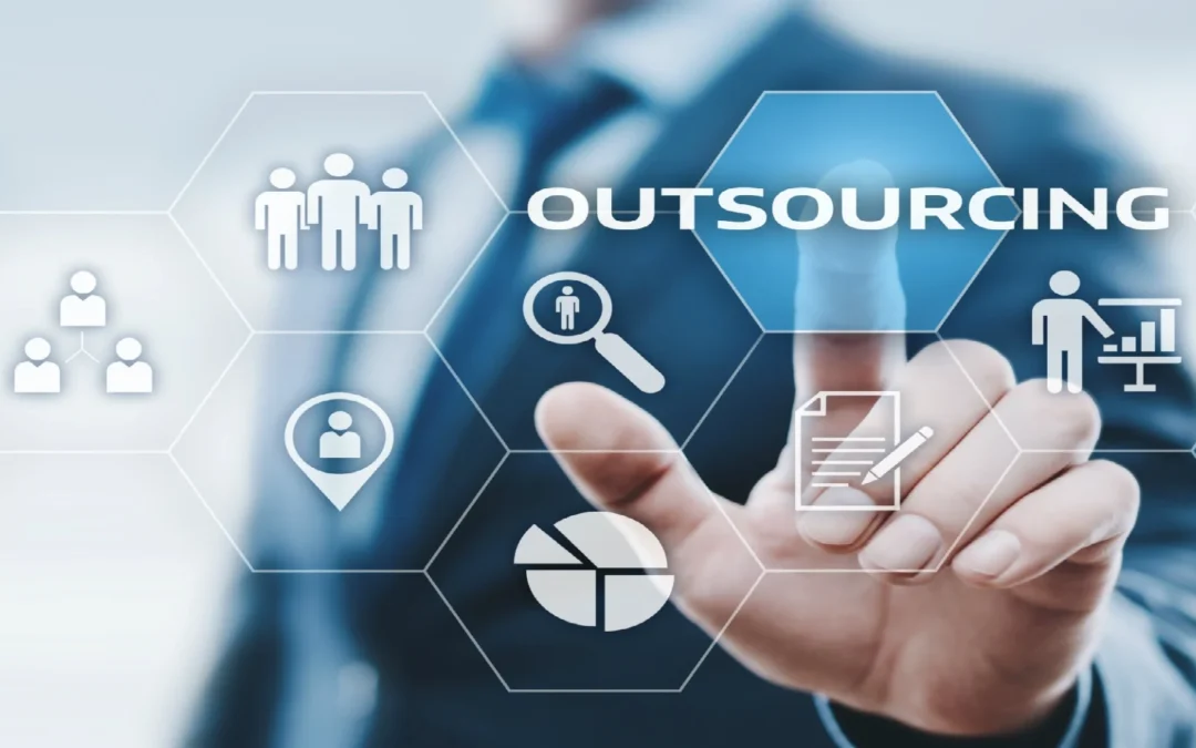 How can I outsource my software project risk free?