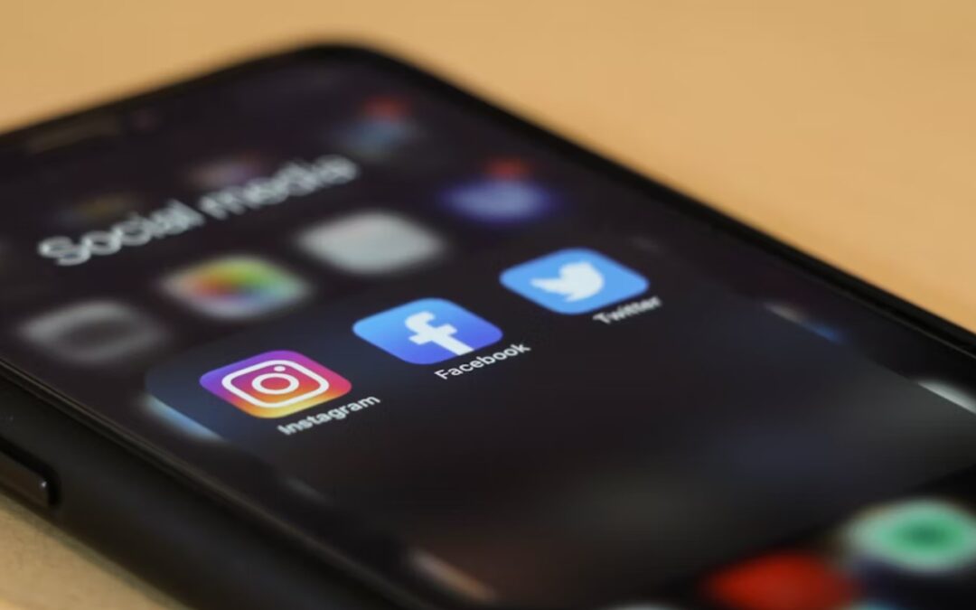 How Resizing Images Keeps Social Media Graphics Clean and Focused